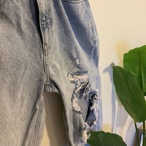 Light blue boyfriend jeans